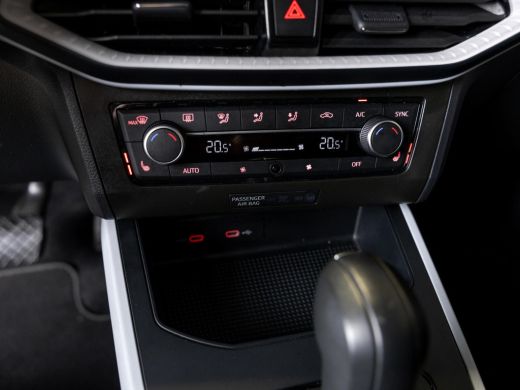 Seat Arona 1.0 EcoTSI Style Business Connect / 95pk / Stoelverwarming / Automatische klimaatregeling / ActivLease financial lease