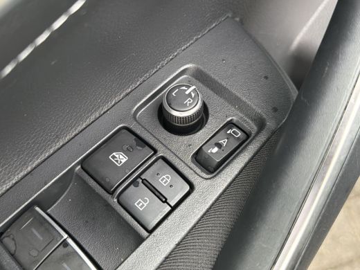 Toyota Corolla 1.8 Hybrid Active | Apple CarPlay/Android auto | Achteruitrijcamera | Parkeersensoren achter ActivLease financial lease