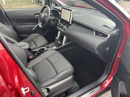 Toyota Corolla Cross Hybrid 200 Executive | Panoramadak | Navigatie | Stoel en stuurverwarming | Dodehoekdetectie ActivLease financial lease