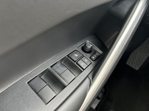 Toyota Corolla Cross Hybrid 200 Executive | Panoramadak | Navigatie | Stoel en stuurverwarming | Dodehoekdetectie ActivLease financial lease