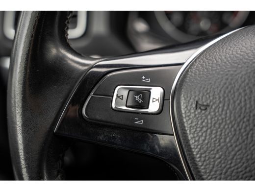 Volkswagen Amarok Highline V6 3.0 TDI 4x4 | 258 PK | 1ste Eigenaar | LED | Camera | Carplay | Cruise | Trekhaak | A... ActivLease financial lease