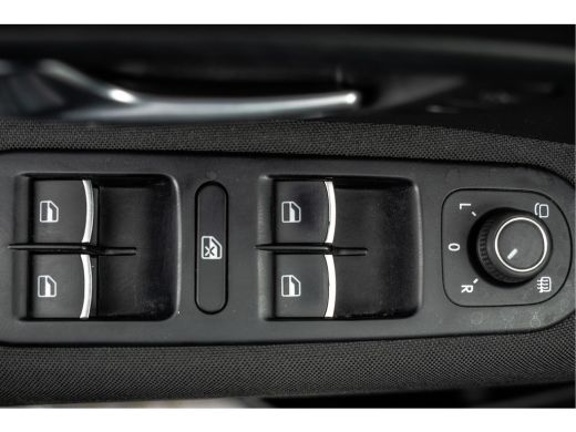Volkswagen Amarok Highline V6 3.0 TDI 4x4 | 258 PK | 1ste Eigenaar | LED | Camera | Carplay | Cruise | Trekhaak | A... ActivLease financial lease