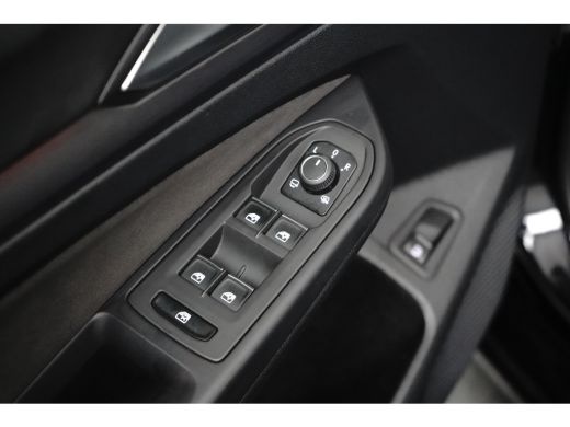 Volkswagen Golf 1.4 eHybrid Style | Full-LED koplampen | Parkeersensor achter | Volledig digitaal instrumentenpaneel ActivLease financial lease