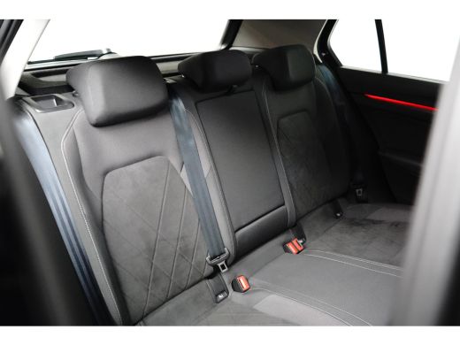 Volkswagen Golf 1.4 eHybrid Style | Full-LED koplampen | Parkeersensor achter | Volledig digitaal instrumentenpaneel ActivLease financial lease