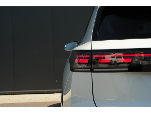 Volkswagen Tiguan 1.5 eHybrid 272pk R-Line Edition | Panoramadak | Trekhaak | Leder | 20" | Stoelverwarming & Venti... ActivLease financial lease