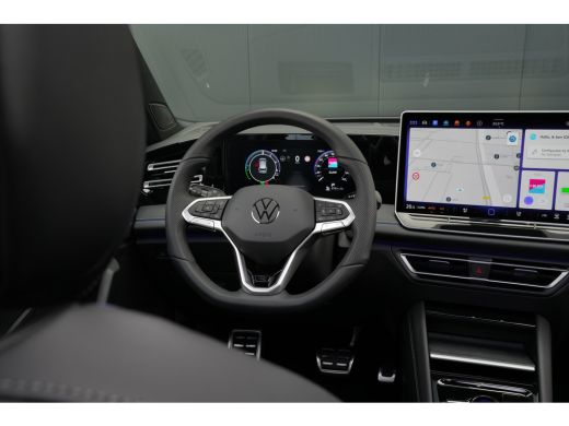 Volkswagen Tiguan 1.5 eHybrid 272pk R-Line Edition | Panoramadak | Trekhaak | Leder | 20" | Stoelverwarming & Venti... ActivLease financial lease