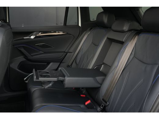 Volkswagen Tiguan 1.5 eHybrid 272pk R-Line Edition | Panoramadak | Trekhaak | Leder | 20" | Stoelverwarming & Venti... ActivLease financial lease