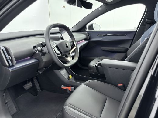 Volvo  EX30 Twin Motor Performance Ultra 69 kWh | 20"LM Velgen | Climate Pack | Getint glas | Panoramadak | H... ActivLease financial lease