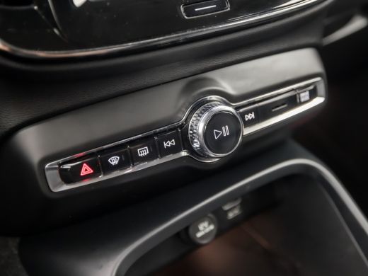 Volvo  XC40 1.5 T4 Recharge Inscription 211Pk Automaat (APPLE CARPLAY, GROOT NAVI, STUUR/STOELVERWARMING, LED... ActivLease financial lease