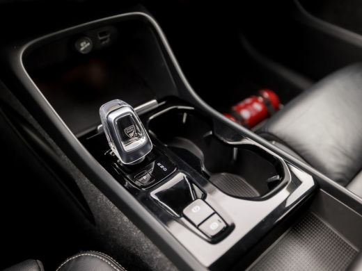Volvo  XC40 1.5 T4 Recharge Inscription 211Pk Automaat (APPLE CARPLAY, GROOT NAVI, STUUR/STOELVERWARMING, LED... ActivLease financial lease