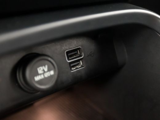 Volvo  XC40 1.5 T4 Recharge Inscription 211Pk Automaat (APPLE CARPLAY, GROOT NAVI, STUUR/STOELVERWARMING, LED... ActivLease financial lease