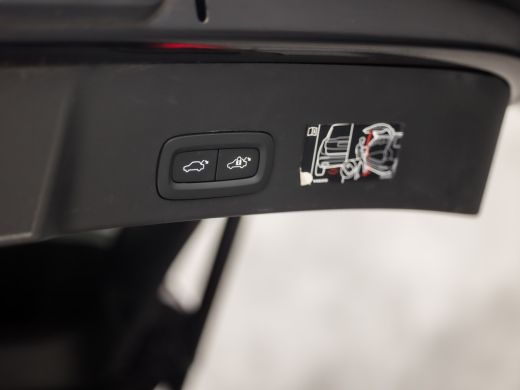 Volvo  XC40 1.5 T4 Recharge Inscription 211Pk Automaat (APPLE CARPLAY, GROOT NAVI, STUUR/STOELVERWARMING, LED... ActivLease financial lease