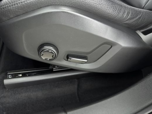 Volvo  XC60 2.0 T6 Plug-in hybrid AWD Inscription Expression | Trekhaak | Panoramadak | Lederen bekleding | S... ActivLease financial lease