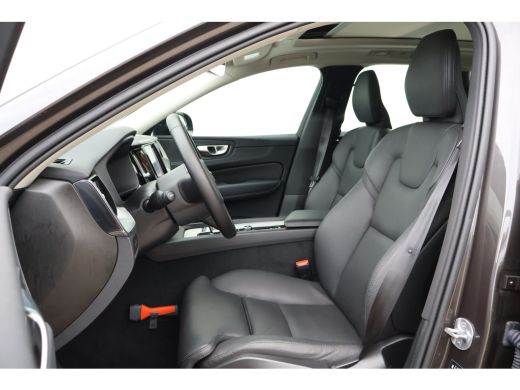 Volvo  XC60 T6 Plus Dark | SCHERP GEPRIJSD!! | Leer | Panorama | Trekhaak |  Platinum Grey  | ActivLease financial lease