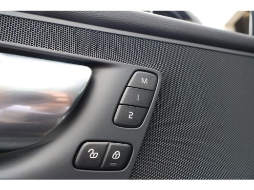 Volvo  XC60 T6 Plus Dark | SCHERP GEPRIJSD!! | Leer | Panorama | Trekhaak |  Platinum Grey  | ActivLease financial lease