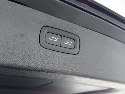 Volvo  XC90 2.0 T8 Plug-in hybrid AWD Ultra Dark | Trekhaak | Luchtvering | Extra getint Glas | PDC V+A en 36... ActivLease financial lease