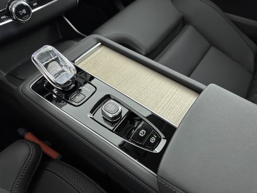 Volvo  XC90 2.0 T8 Plug-in hybrid AWD Ultra Dark | Trekhaak | Luchtvering | Extra getint Glas | PDC V+A en 36... ActivLease financial lease