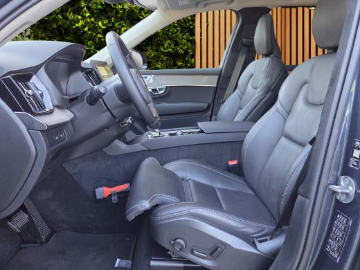 Volvo  XC90 2.0 T8 Plug-in hybrid AWD Ultra Dark | Luchtvering | Massage/ventilatie | Bowers&Wilkins | Trekhaak ActivLease financial lease