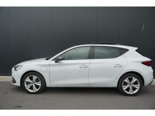 Seat Leon 1.4 TSI eHybrid 204pk FR | Panoramadak | Camera | Dodehoeksensor | 17" | Adaptive Cruise