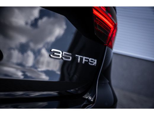 Audi A4 Avant 35 TFSI S edition Competition | Cruise control | Parkeersensor achter | S Line exterieur ActivLease financial lease