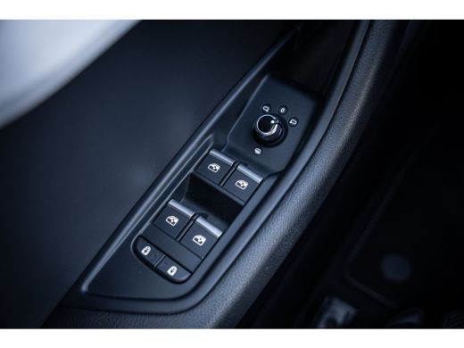 Audi A4 Avant 35 TFSI S edition Competition | Cruise control | Parkeersensor achter | S Line exterieur ActivLease financial lease