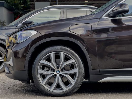 BMW X1 xDrive25e AUT6 EDITION SPORTLEDER NAVI CAMERA APPLE-CARPLAY HEADUPP LED LMV PDC ActivLease financial lease
