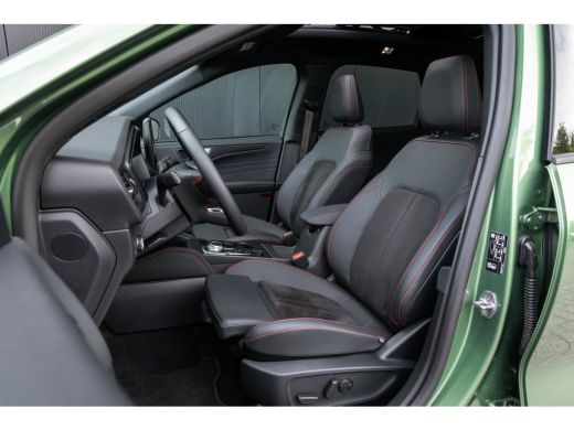Ford Kuga Plug-In Hybrid ST-Line X | Panoramadak | Matrix LED | Head-up display | 360 camera ActivLease financial lease