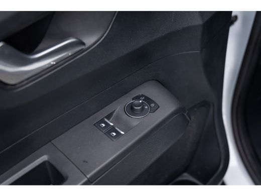 Ford Transit Courier 1.5 EcoBlue Trend 100pk | Navigatie  | Camera | Lichtmetalen velgen ActivLease financial lease