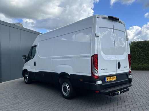 Iveco Daily 35S14 2.3D 136 PK FACELIFT / L2H2 / ** 20.950 KM ** / TREKHAAK / 3.500 KG AHG / 270 ACHTERDEUREN ... ActivLease financial lease