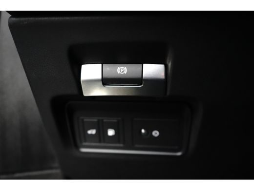 Land Rover Range Rover Evoque 1.5 P300e AWD R-Dynamic SE | Leder | Adaptive Cruise | Dodehoek Detectie | Elekt. Achterklep | St... ActivLease financial lease