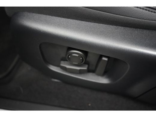 Land Rover Range Rover Evoque 1.5 P300e AWD R-Dynamic SE | Leder | Adaptive Cruise | Dodehoek Detectie | Elekt. Achterklep | St... ActivLease financial lease
