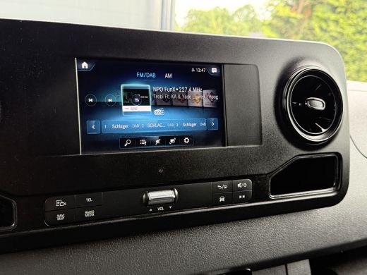 Mercedes-Benz Sprinter 315 CDI 150 PK / L3H2 / 360 CAMERA / AIRCO / CRUISE / NAVI / 3-ZITS / CARPLAY / GEVEERDE STOEL ActivLease financial lease