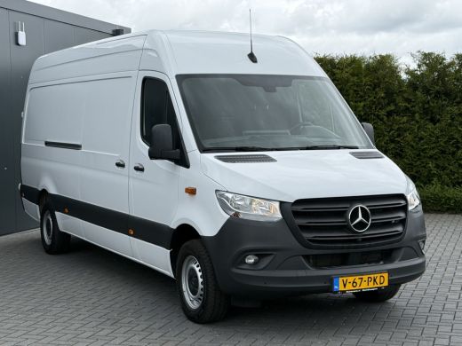 Mercedes-Benz Sprinter 315 CDI 150 PK / L3H2 / 360 CAMERA / AIRCO / CRUISE / NAVI / 3-ZITS / CARPLAY / GEVEERDE STOEL ActivLease financial lease