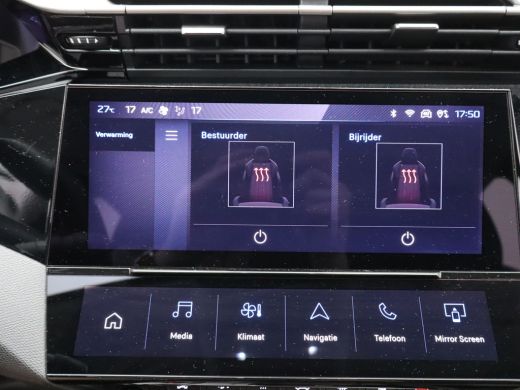 Peugeot e-308 Allure EV 54 kWh | SOH 93% | Stoelverwarming | Stuurverwarming | Navigatie | Verwamde Voorruit | ... ActivLease financial lease