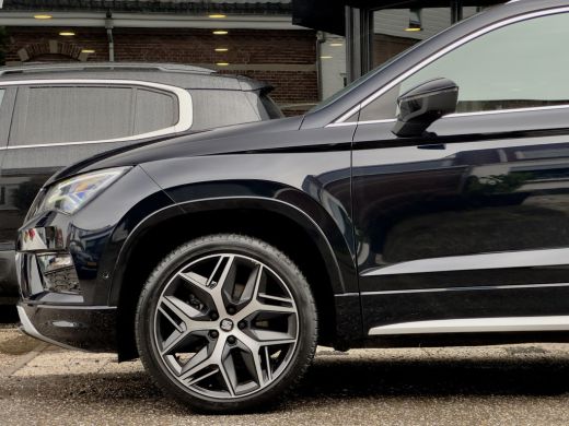 Seat Ateca 1.5 TSI AUT7 FR INTENSE 150PK PANODAK LEDER NAVI CAMERA360 DIGI-DASH CARPLAY LED LMV PDC ActivLease financial lease