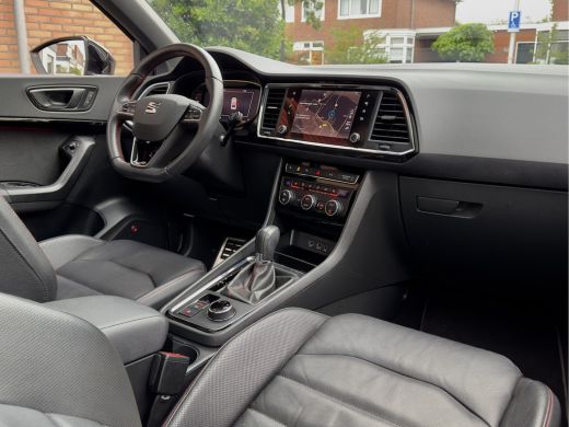 Seat Ateca 1.5 TSI AUT7 FR INTENSE 150PK PANODAK LEDER NAVI CAMERA360 DIGI-DASH CARPLAY LED LMV PDC ActivLease financial lease