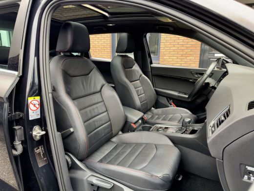 Seat Ateca 1.5 TSI AUT7 FR INTENSE 150PK PANODAK LEDER NAVI CAMERA360 DIGI-DASH CARPLAY LED LMV PDC ActivLease financial lease