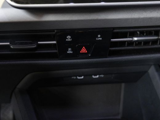 Volkswagen Golf Variant 1.5 eTSI Life Edition / 150pk / Stoel en stuur verwarming / ActivLease financial lease