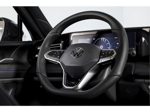 Volkswagen Tiguan 1.5 eHybrid 272 PK R-Line | Black Style | Elek. Trekhaak | S/K-panodak | Adapt. Cruise | Stoel-+s... ActivLease financial lease