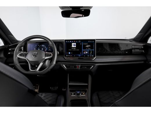 Volkswagen Tiguan 1.5 eHybrid 272 PK R-Line | Black Style | Elek. Trekhaak | S/K-panodak | Adapt. Cruise | Stoel-+s... ActivLease financial lease