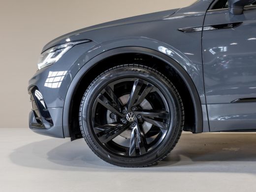 Volkswagen Tiguan 1.5 TSI 2x R-Line Blackstyle / 150pk / Panorama dak / Stoel en stuurverwarming / Head-up display / ActivLease financial lease