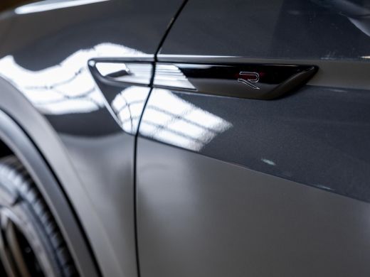 Volkswagen Tiguan 1.5 TSI 2x R-Line Blackstyle / 150pk / Panorama dak / Stoel en stuurverwarming / Head-up display / ActivLease financial lease