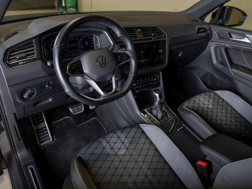 Volkswagen Tiguan 1.5 TSI 2x R-Line Blackstyle / 150pk / Panorama dak / Stoel en stuurverwarming / Head-up display / ActivLease financial lease