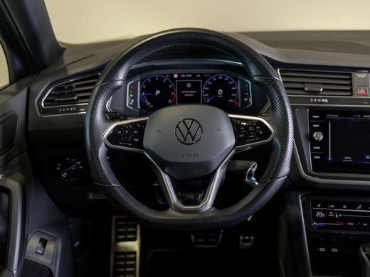 Volkswagen Tiguan 1.5 TSI 2x R-Line Blackstyle / 150pk / Panorama dak / Stoel en stuurverwarming / Head-up display / ActivLease financial lease