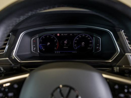 Volkswagen Tiguan 1.5 TSI 2x R-Line Blackstyle / 150pk / Panorama dak / Stoel en stuurverwarming / Head-up display / ActivLease financial lease