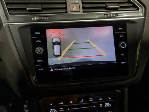 Volkswagen Tiguan 1.5 TSI 2x R-Line Blackstyle / 150pk / Panorama dak / Stoel en stuurverwarming / Head-up display / ActivLease financial lease