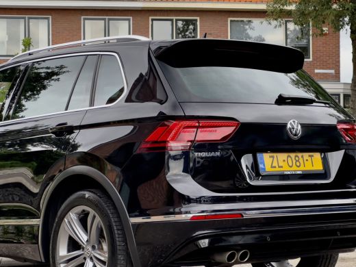 Volkswagen Tiguan 1.5 TSI AUT7 2X R-LINE. DESIGNO-INT NAVI DIGI-DASH PARKPILOT APPLE-CARPLAY 20 INCH-LMV PDC ActivLease financial lease