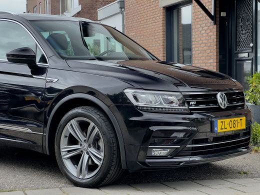Volkswagen Tiguan 1.5 TSI AUT7 2X R-LINE. DESIGNO-INT NAVI DIGI-DASH PARKPILOT APPLE-CARPLAY 20 INCH-LMV PDC ActivLease financial lease