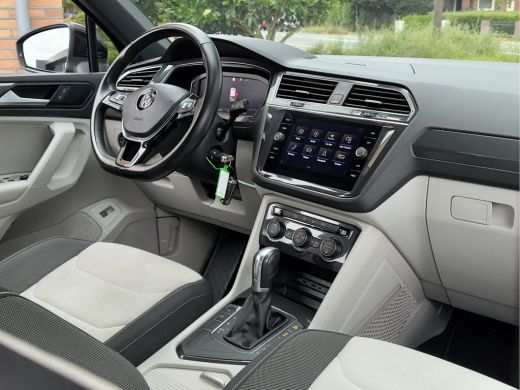 Volkswagen Tiguan 1.5 TSI AUT7 2X R-LINE. DESIGNO-INT NAVI DIGI-DASH PARKPILOT APPLE-CARPLAY 20 INCH-LMV PDC ActivLease financial lease