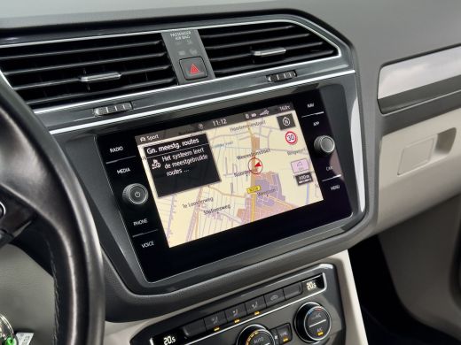 Volkswagen Tiguan 1.5 TSI AUT7 2X R-LINE. DESIGNO-INT NAVI DIGI-DASH PARKPILOT APPLE-CARPLAY 20 INCH-LMV PDC ActivLease financial lease